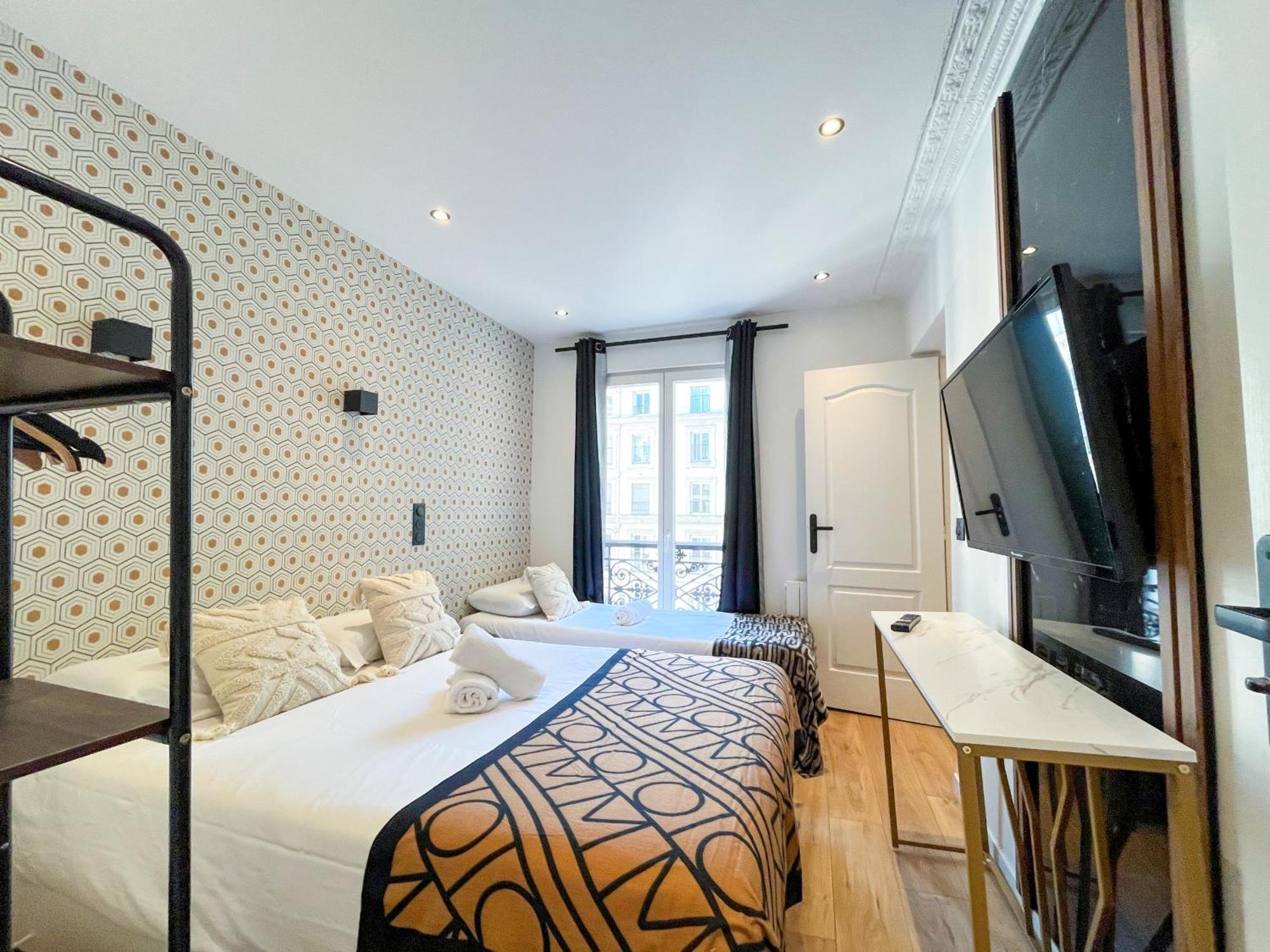 105 - Urban Haussmann Opera Apartment